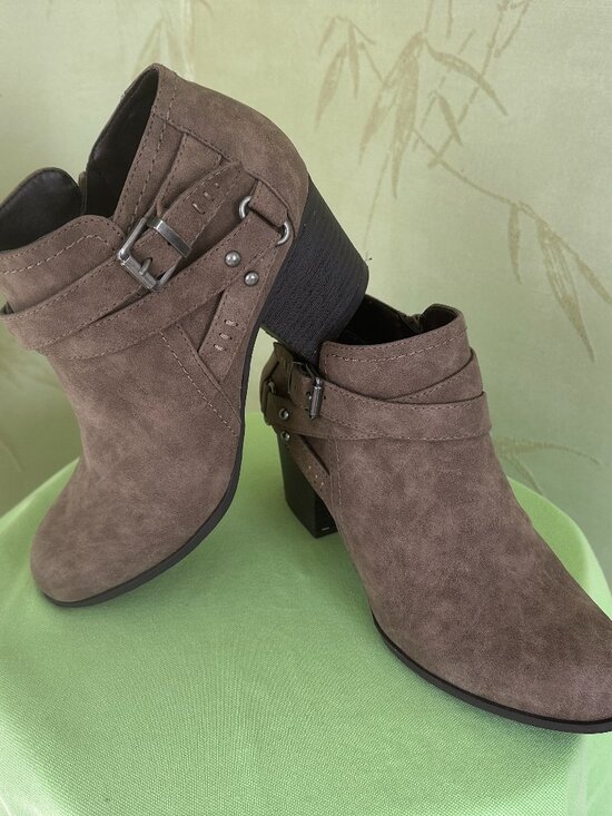 INDIGO RD. WOMEN'S TAUPE-BROWN BOOTIES:PREOWNED SIZE:9 - Picture 4 of 14